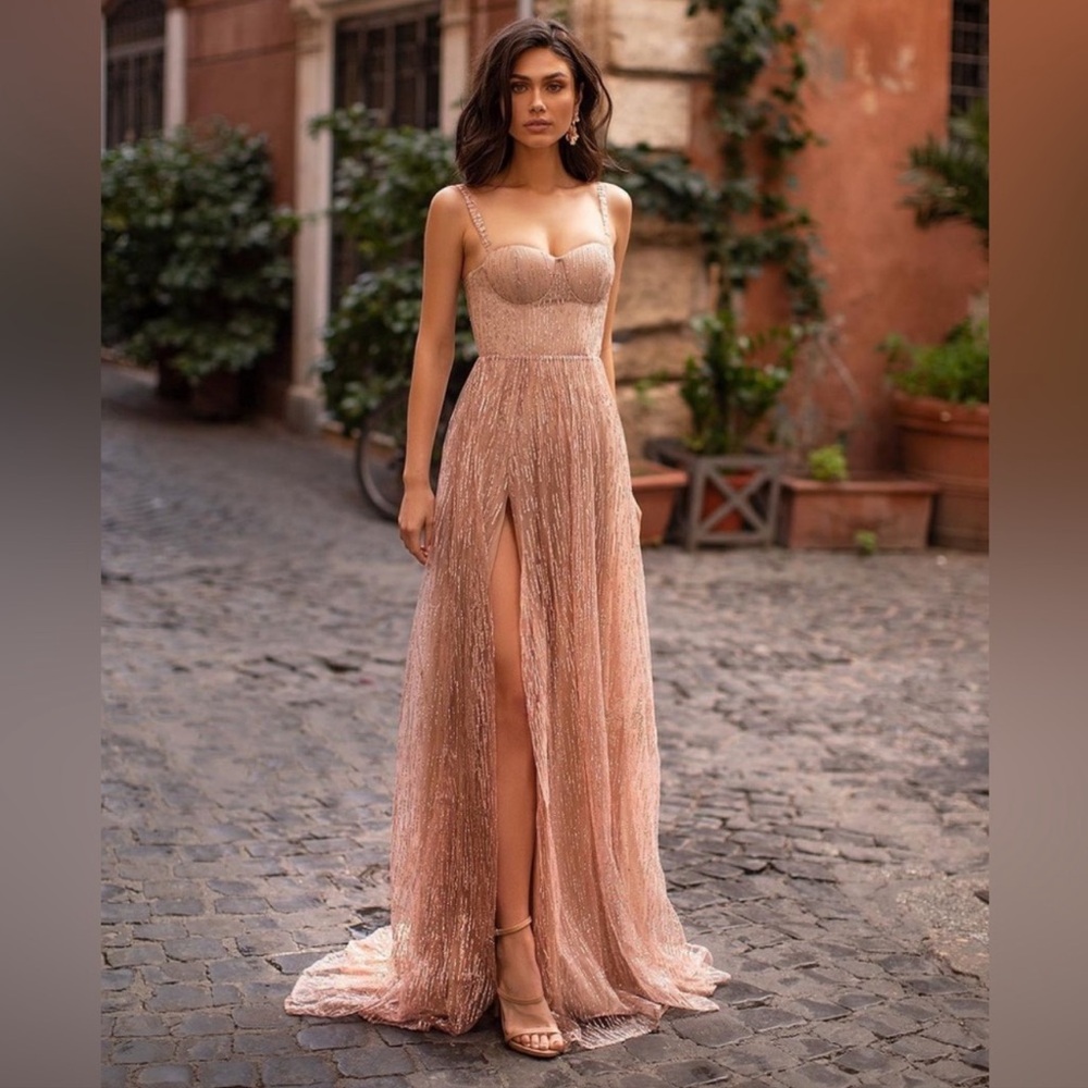 Alamour The Label - Rose Sparkle dress